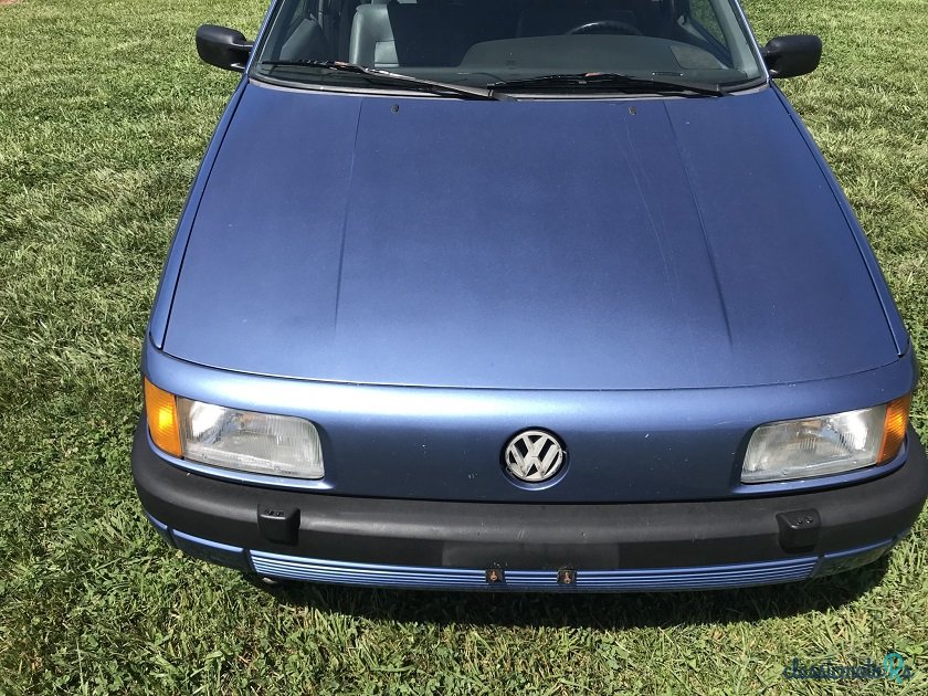 1992' Volkswagen Passat photo #3