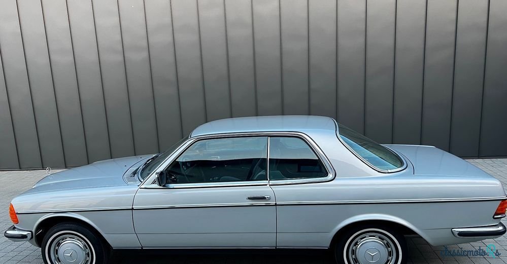 1977' Mercedes-Benz W123 photo #4