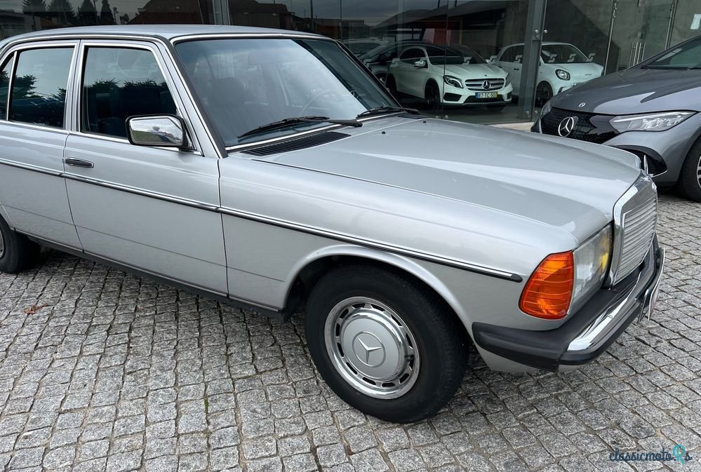 1985' Mercedes-Benz 230 photo #5