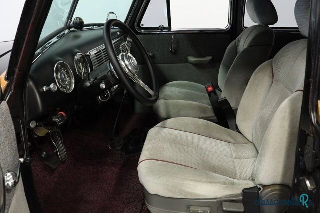 1951' Chevrolet Suburban photo #4