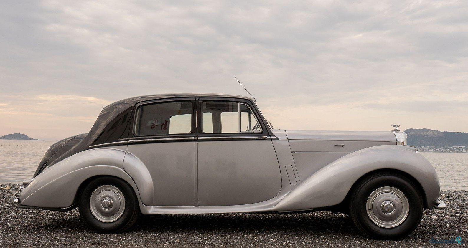 1953' Bentley R Type Sedan photo #2