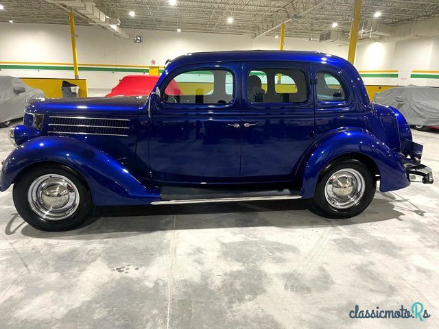 1936' Ford Deluxe photo #3