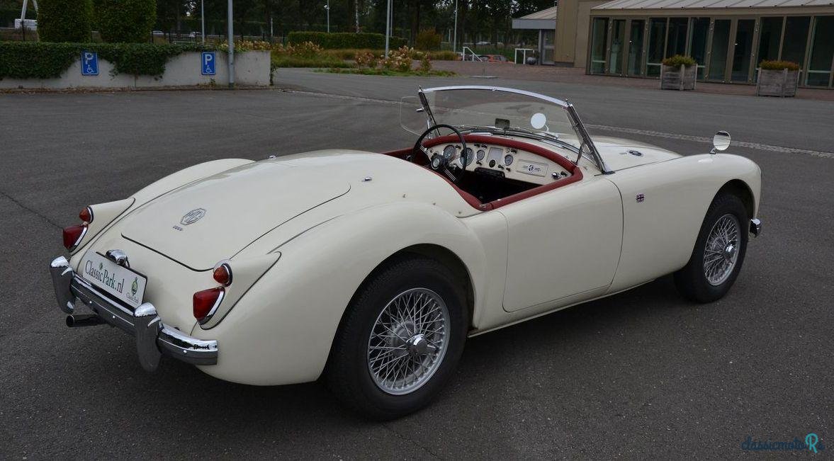 1963' MG MGA photo #4