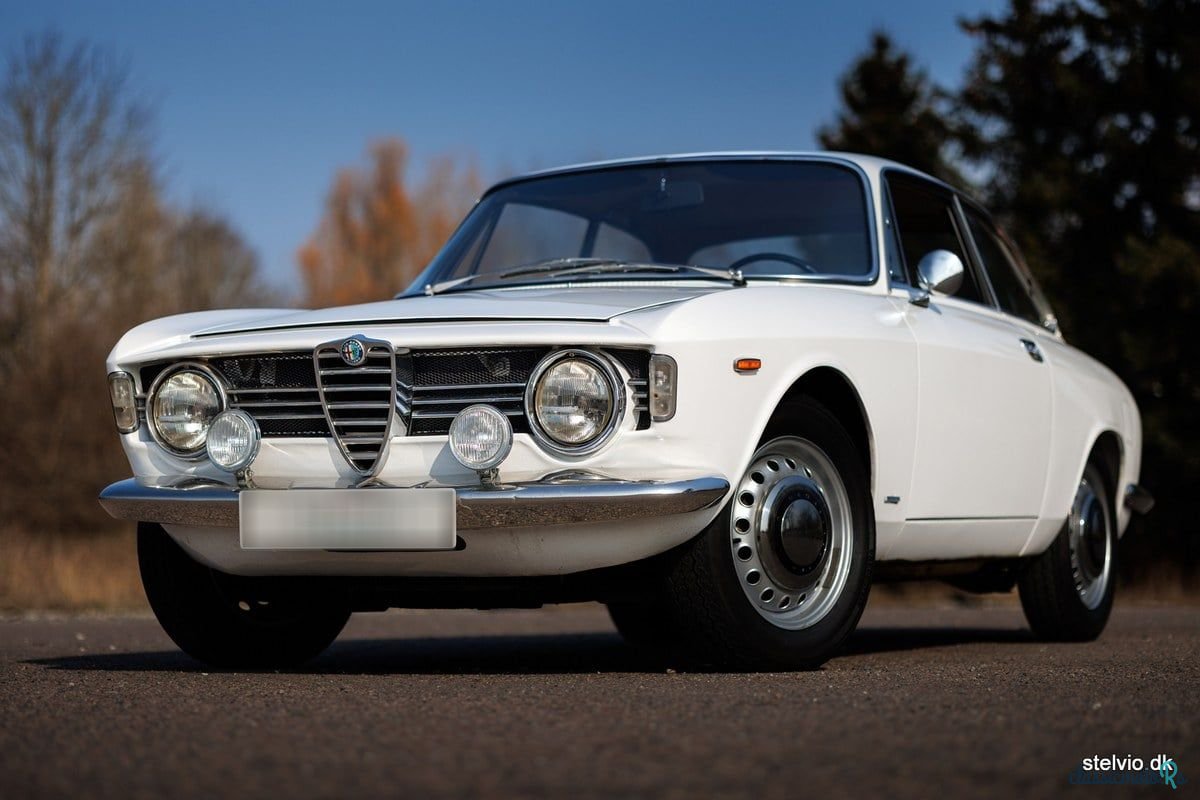1967' Alfa Romeo Giulia photo #4