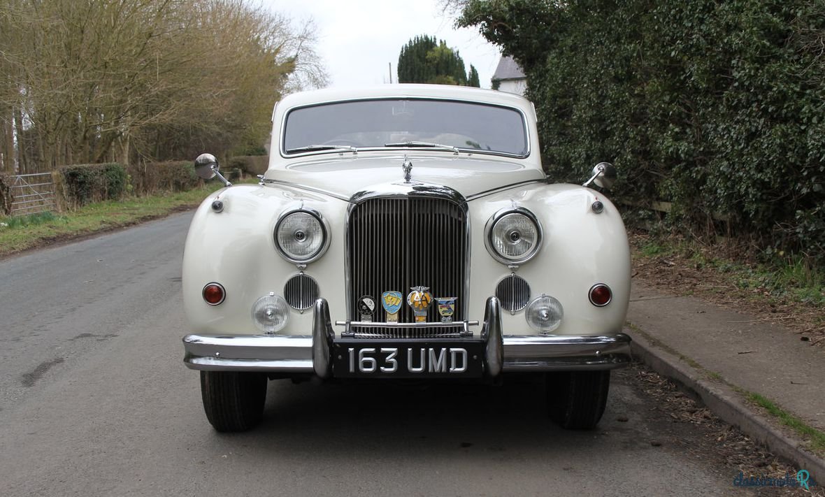 1958' Jaguar Mk9 photo #3