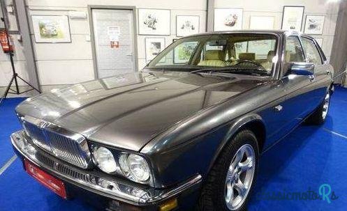 1989' Jaguar Xj40 photo #2