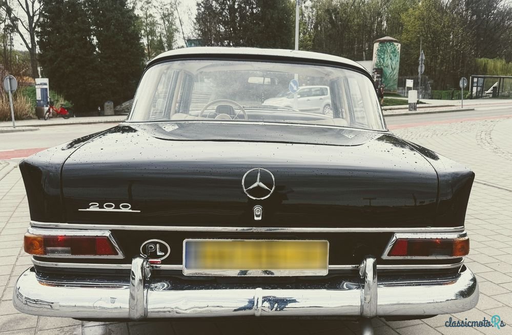1966' Mercedes-Benz 200 W110 photo #2