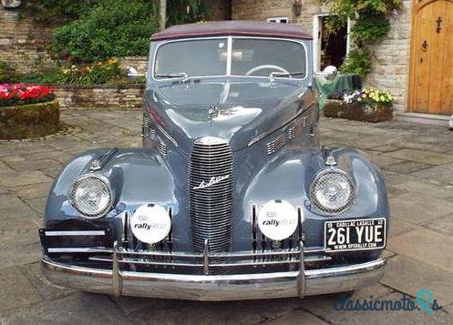 1940' Cadillac La Salle photo #4