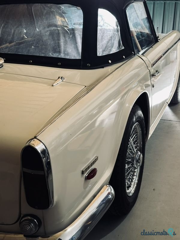 1968' Triumph TR5 photo #5