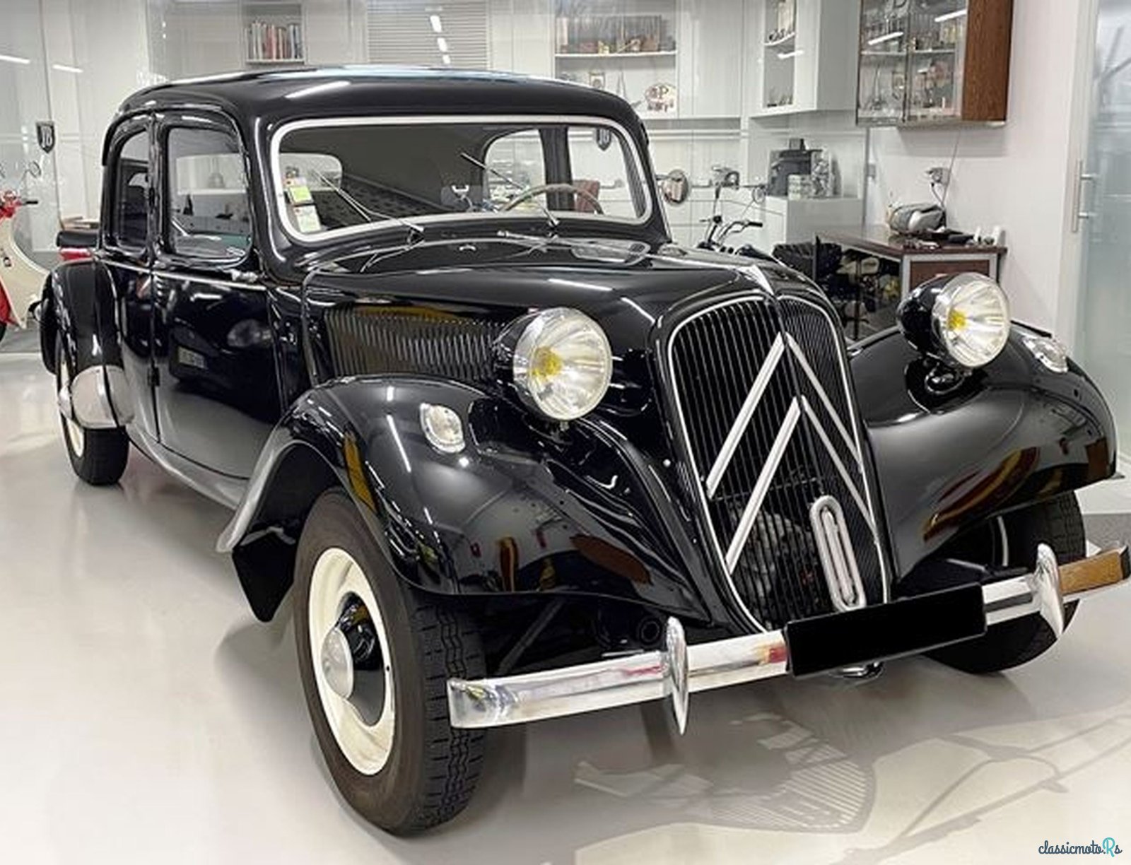 1954' Citroen 11 B photo #5