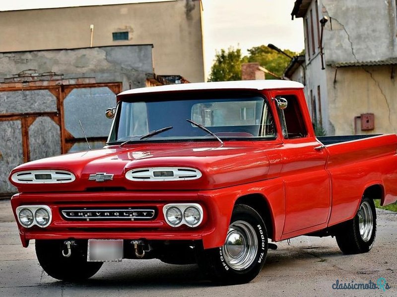 1961' Chevrolet Apache photo #2