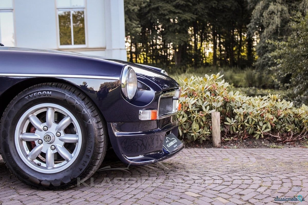 1975' MG MGB photo #3