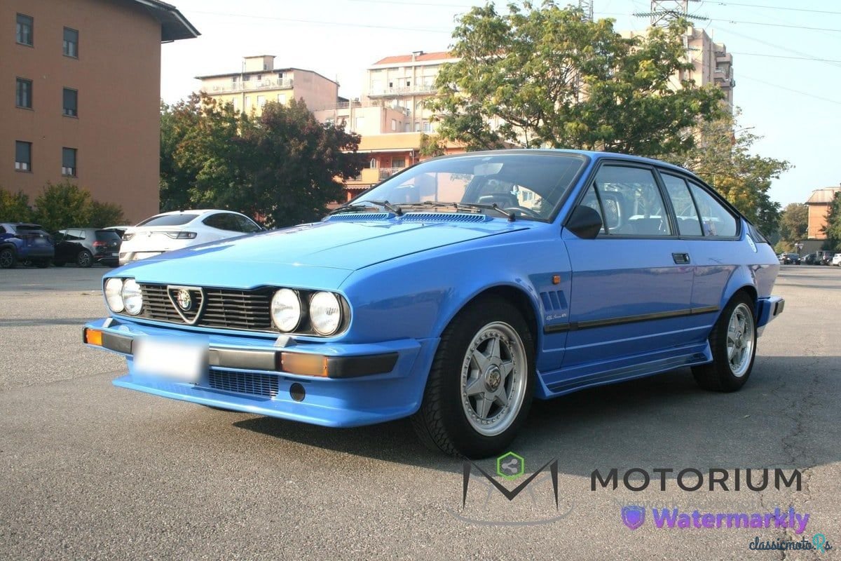 1983' Alfa Romeo GTV photo #1