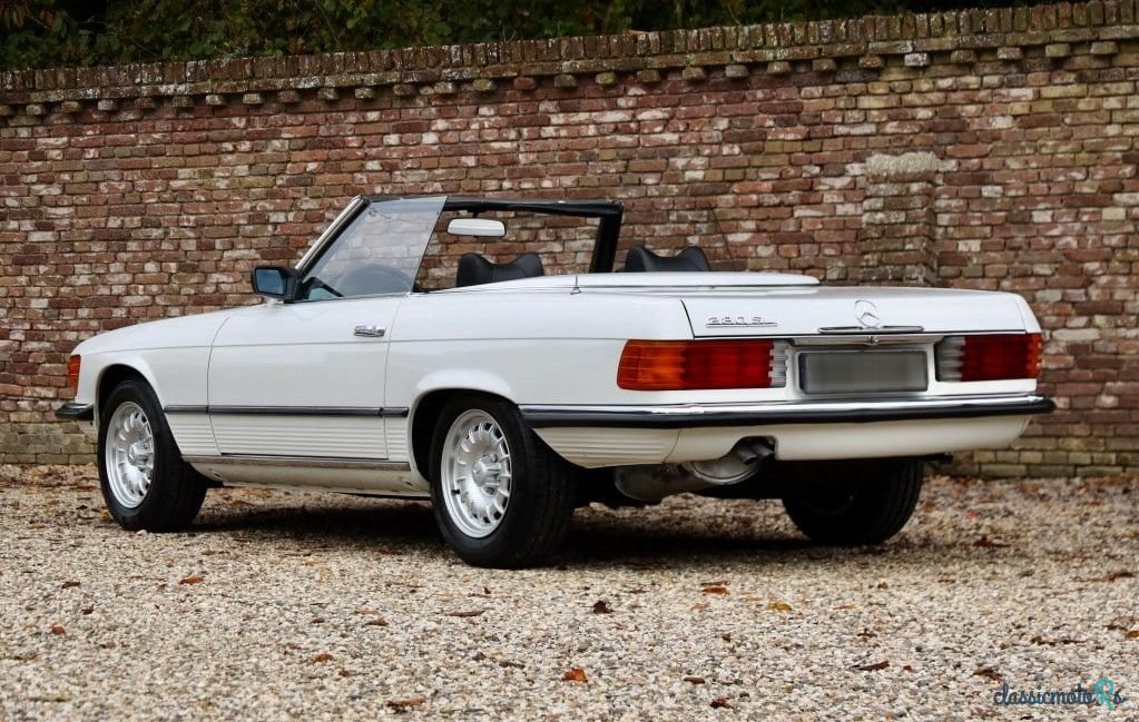 1977' Mercedes-Benz Sl Class photo #2