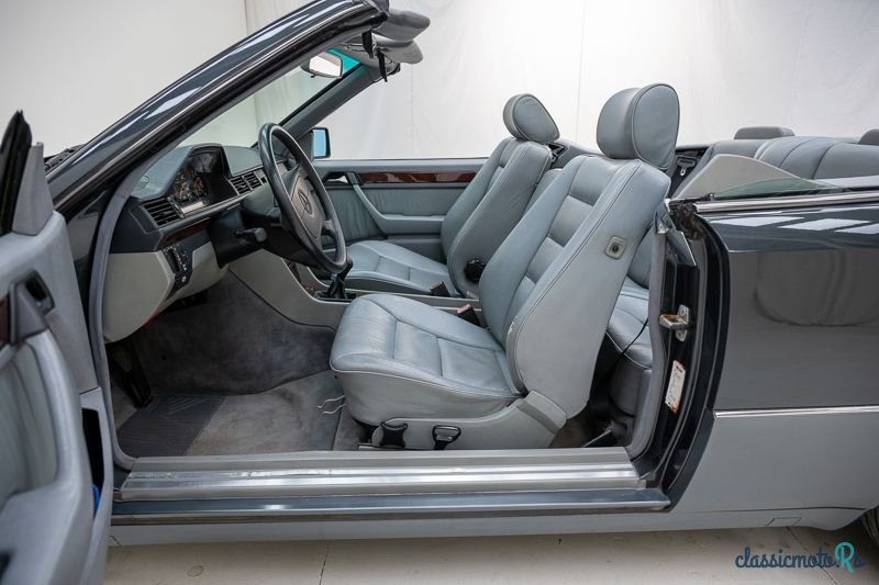 1994' Mercedes-Benz 220 E Cabriolet '94 CH33590 photo #4