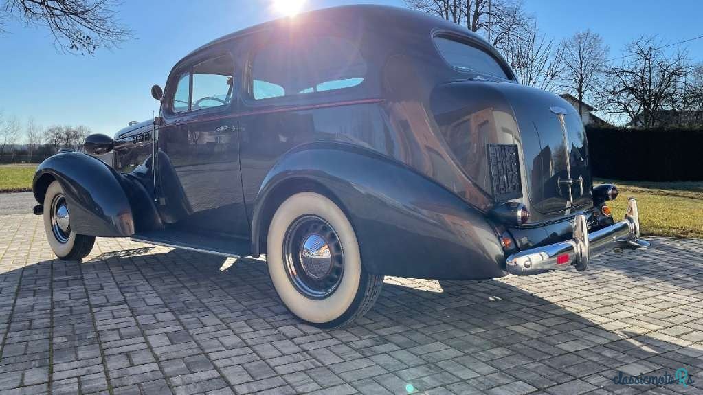 1936' Oldsmobile L36 Eight Sedan photo #6