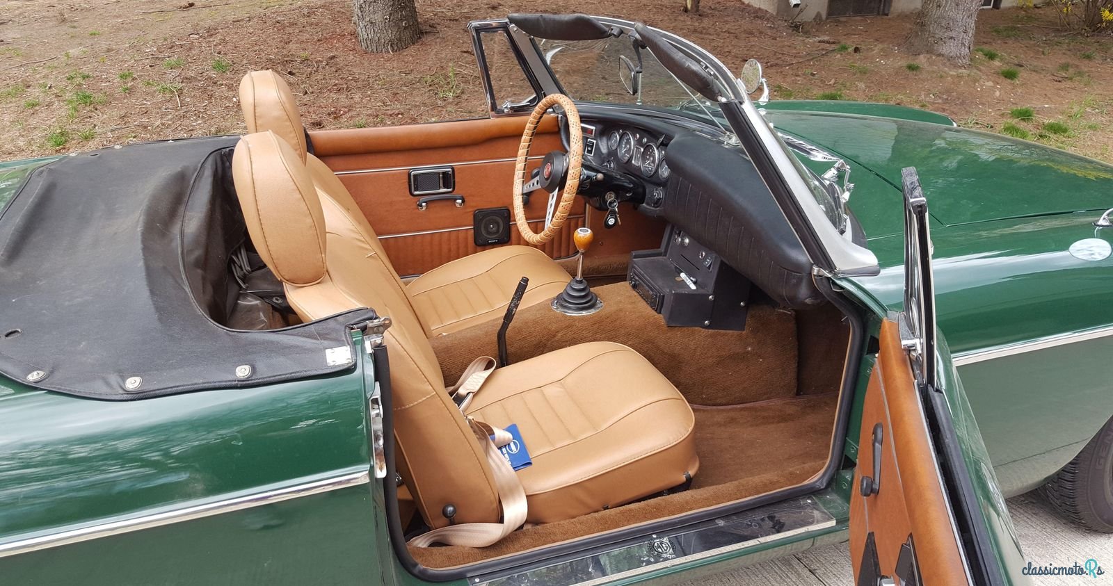 1970' MG MGB photo #2