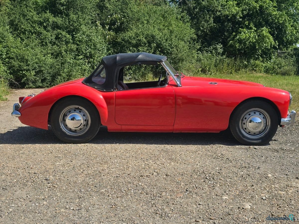 1958' MG MGA photo #4