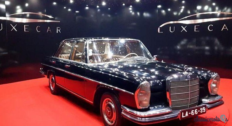 1969' Mercedes-Benz S-280 Sedan photo #4