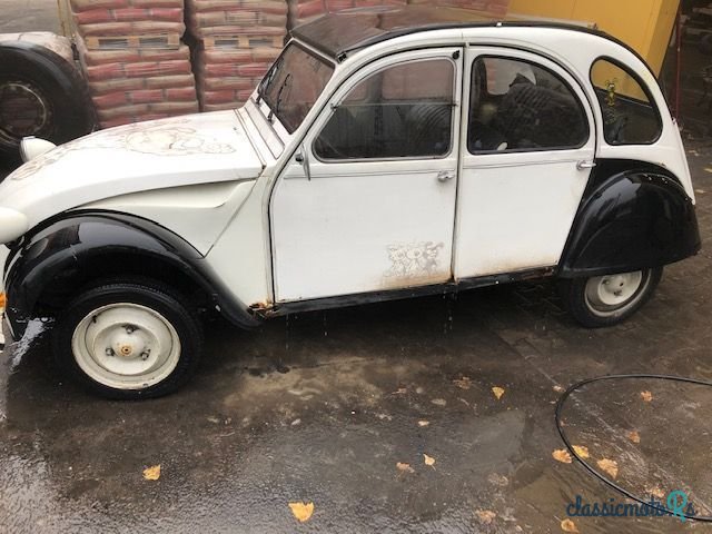 1980' Citroen 2 Cv photo #1
