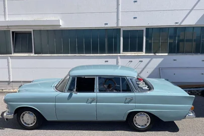 1968' Mercedes-Benz 200