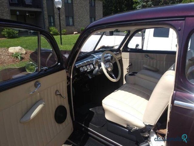 1947' Ford Deluxe photo #2