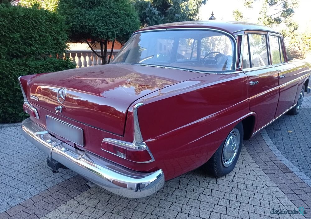 1967' Mercedes-Benz 200D photo #4