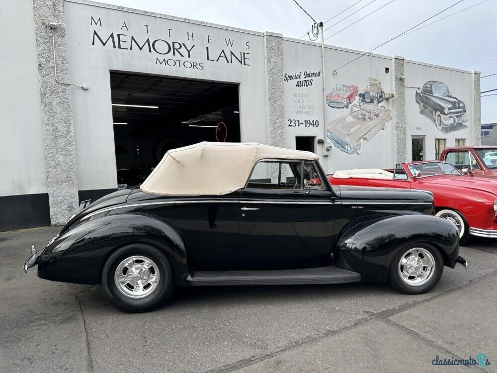 1940' Ford Deluxe photo #3