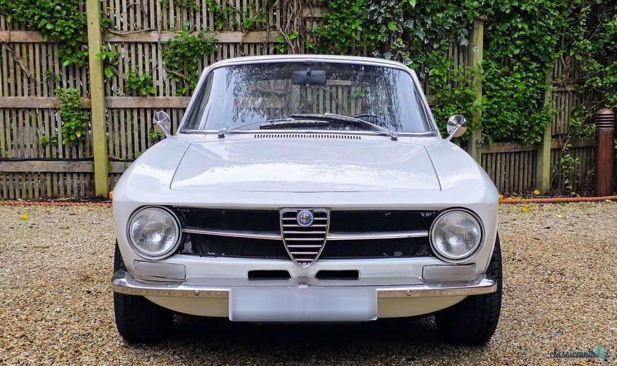 1971' Alfa Romeo Gt Junior photo #3