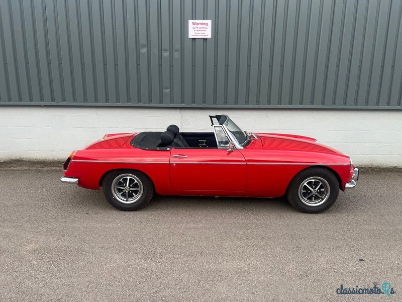 1970' MG MGB photo #2