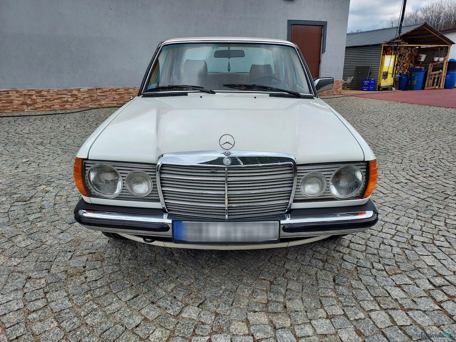 1979' Mercedes-Benz W123 photo #3
