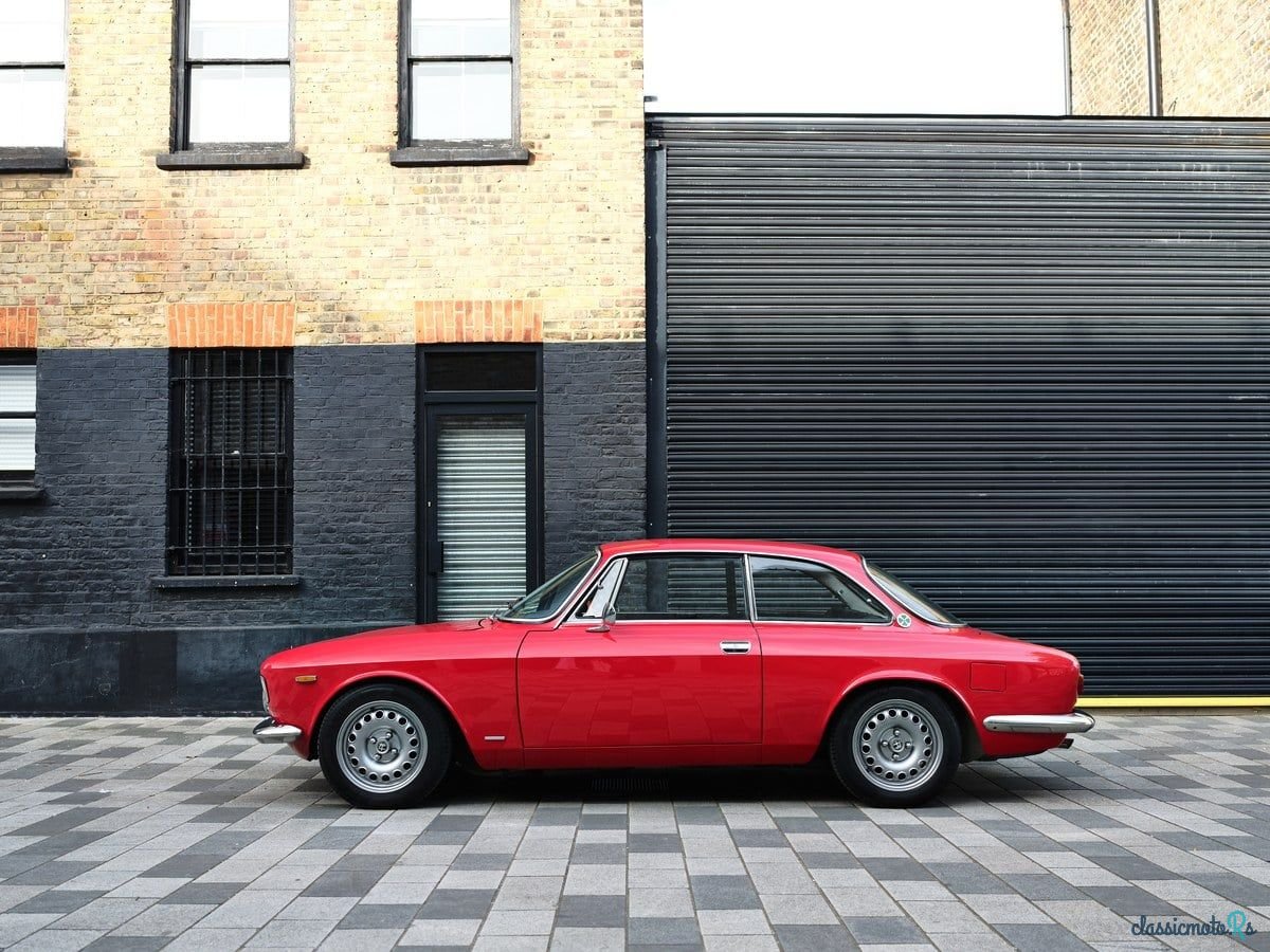 1968' Alfa Romeo Gt Junior photo #1