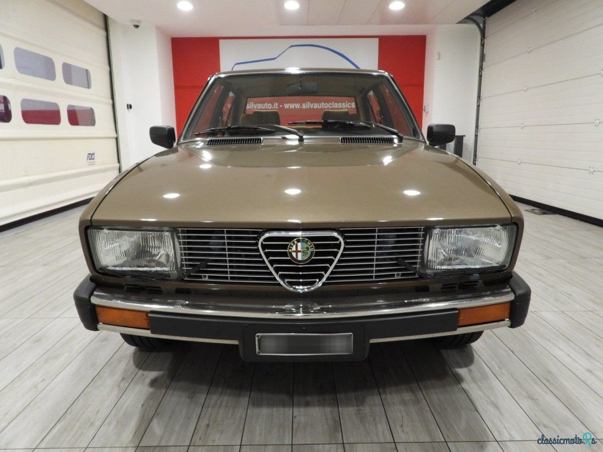 1982' Alfa Romeo Alfetta photo #2