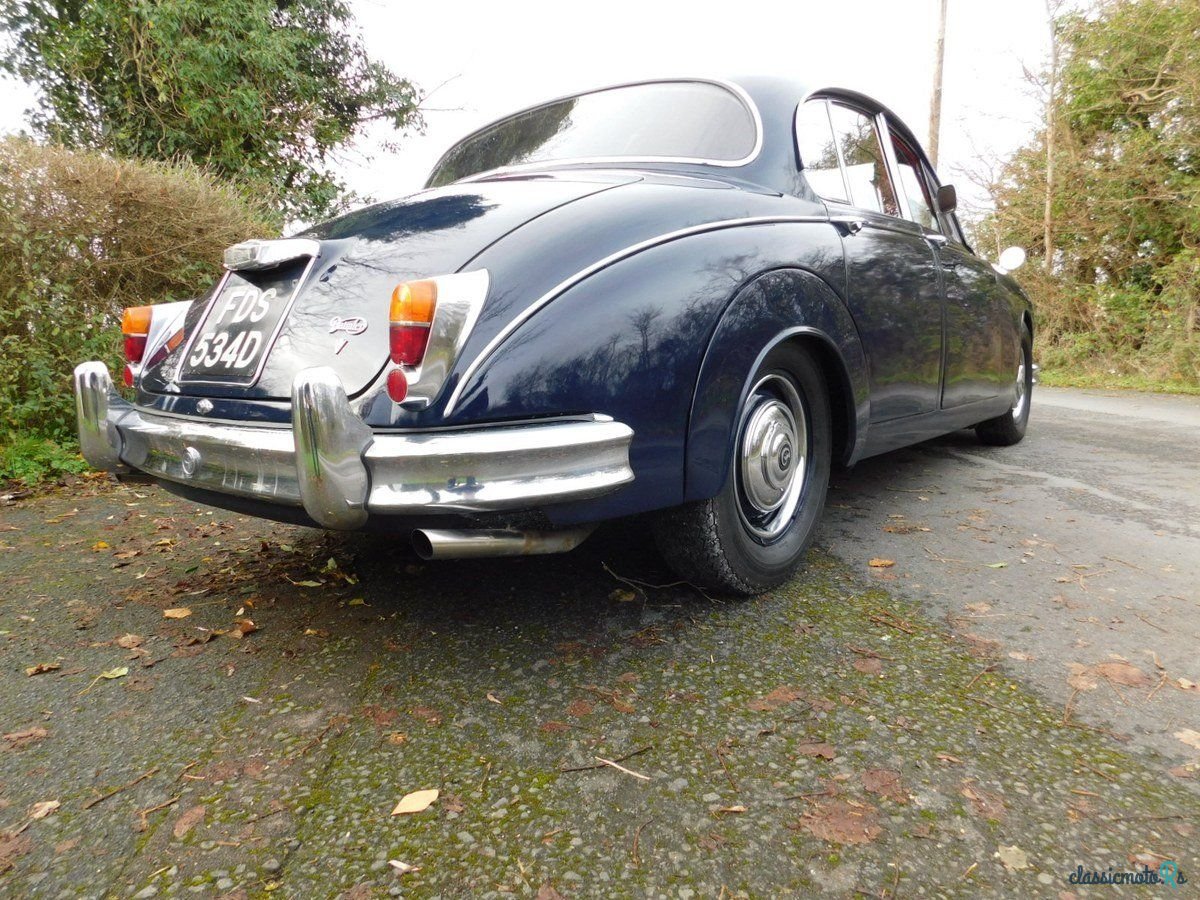 1966' Daimler 250 V8 photo #5