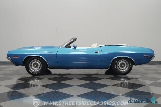 1970' Dodge Challenger photo #2