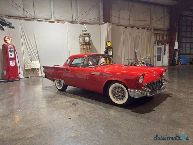 1957' Ford Thunderbird photo #2