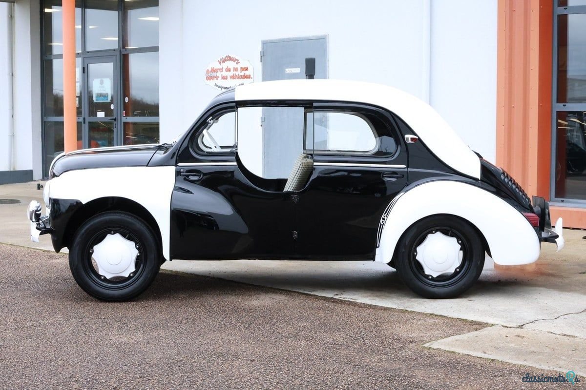 1954' Renault 4CV photo #2