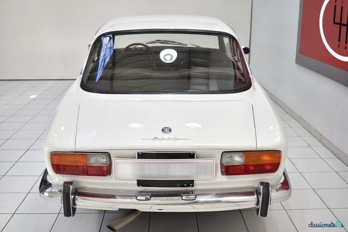 1972' Alfa Romeo GT photo #5