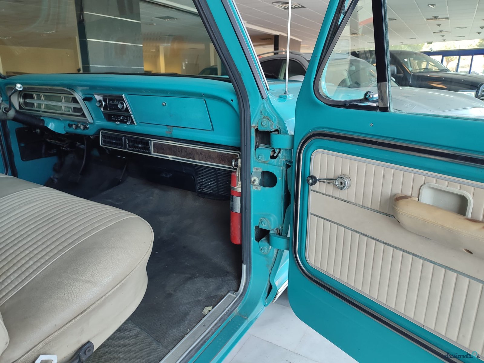 1969' Ford Custom Deluxe photo #5