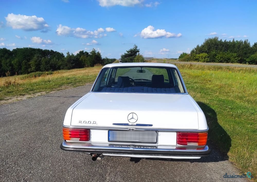 1975' Mercedes-Benz photo #2