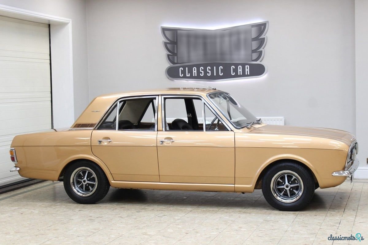 1970' Ford Cortina photo #4