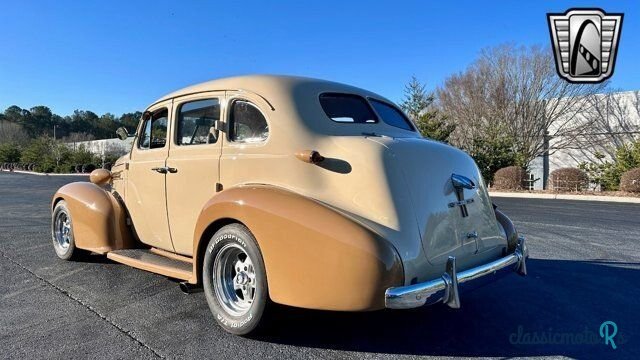 1937' Oldsmobile Model F-37 photo #4