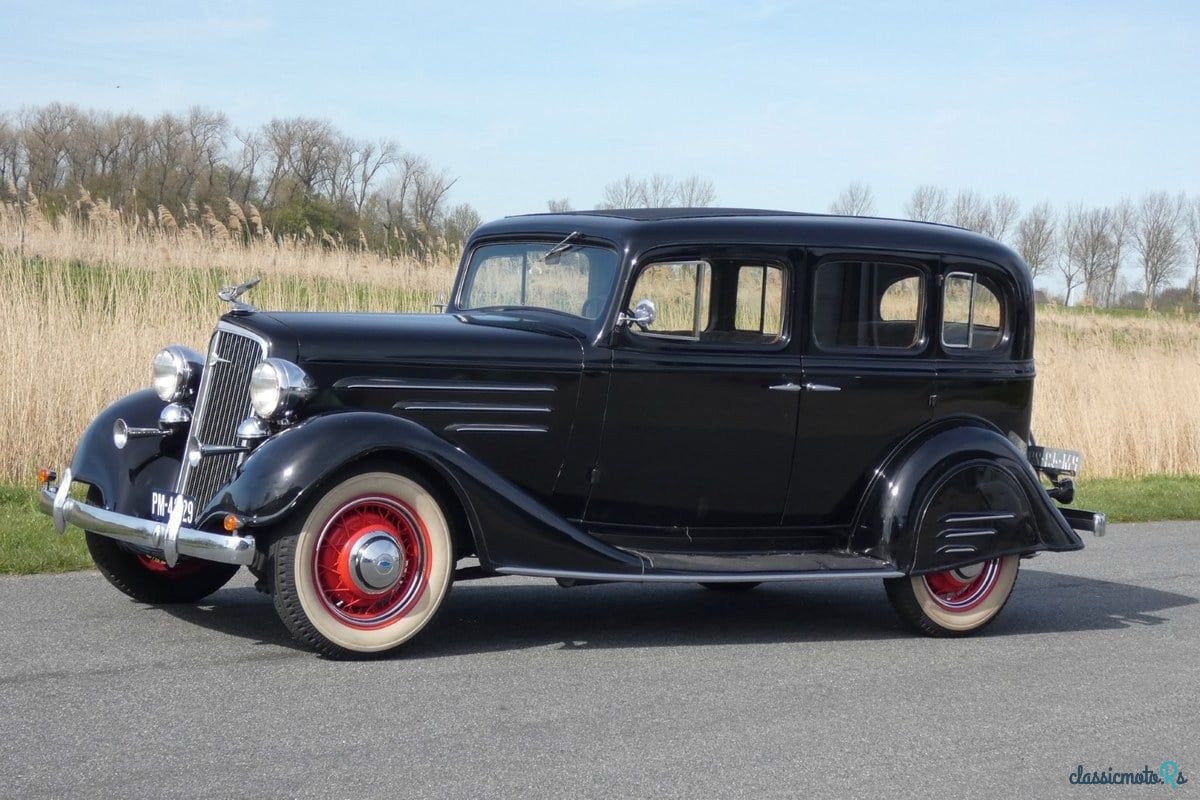 1935' Chevrolet Sedan photo #2