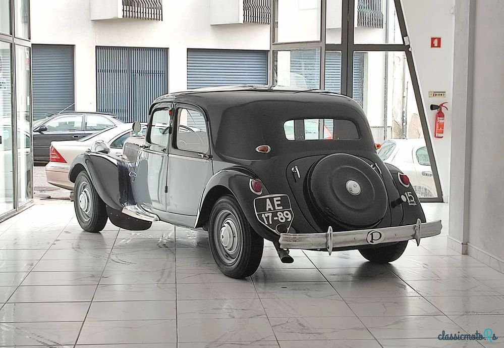 1951' Citroen Traction Avant photo #2