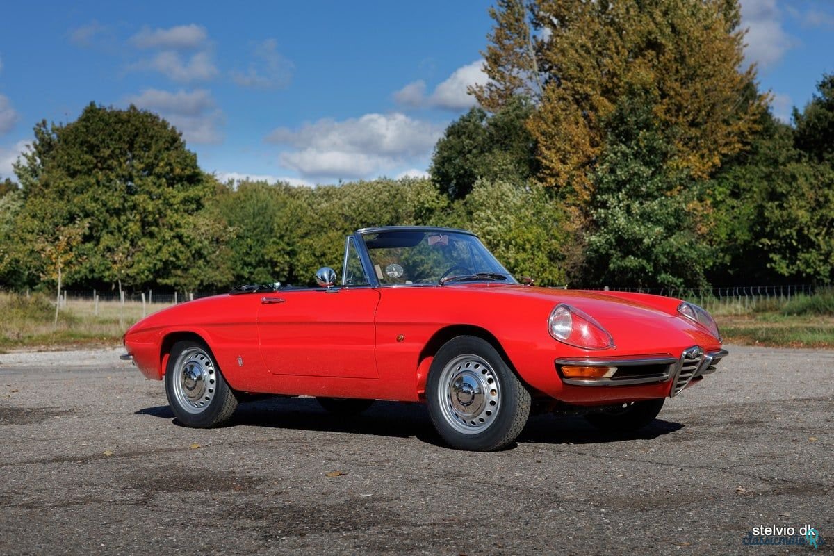 1967' Alfa Romeo Spider Duetto photo #6