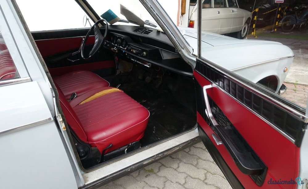 1967' Peugeot 204 photo #5