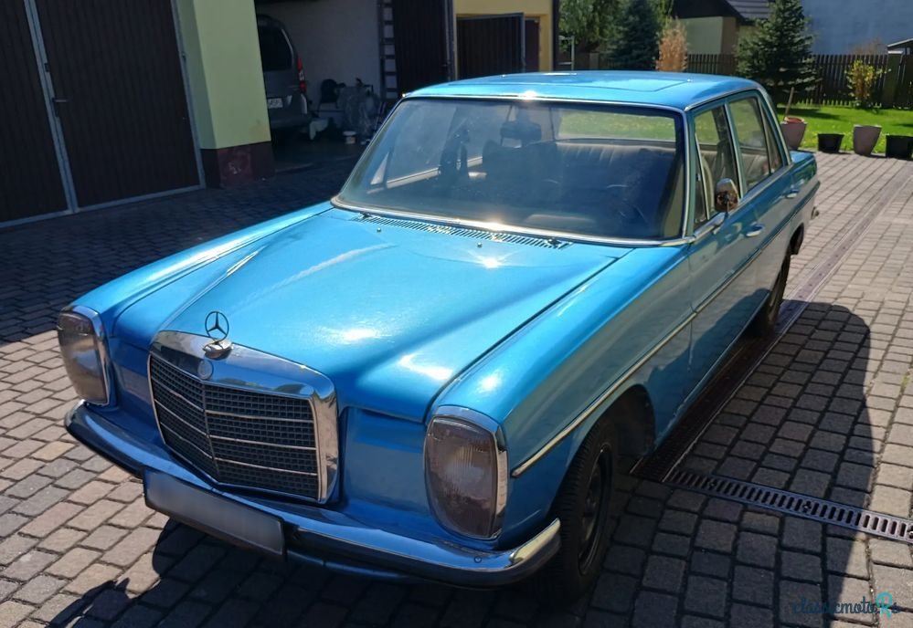 1971' Mercedes-Benz W115 200E photo #2