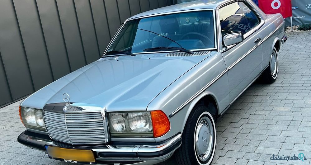 1977' Mercedes-Benz W123 photo #6