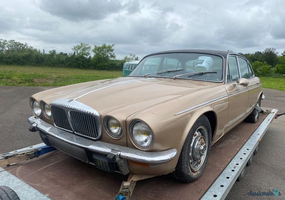 1975' Jaguar Daimler photo #1