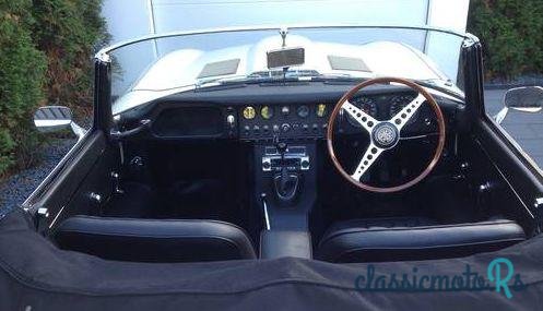 1967' Jaguar E Type Roadster photo #2